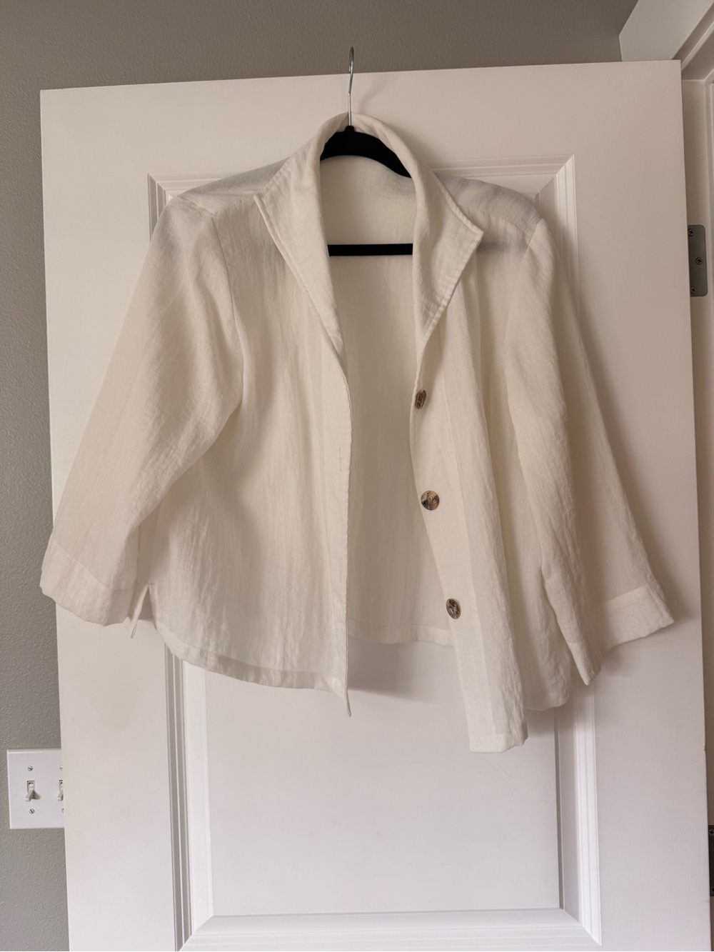 Women's Cream Button-Front Lightweight Jacket 100 % Linen!